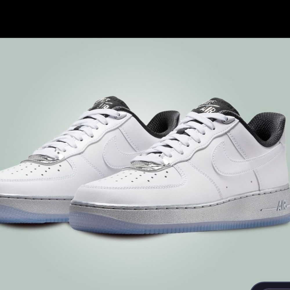 Nike White and Black Sneakers Classic Design